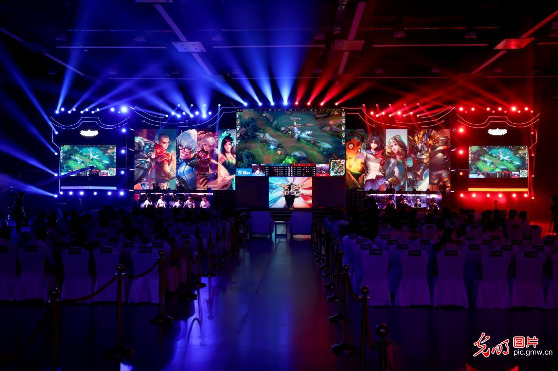 故事总是充 故事总是充